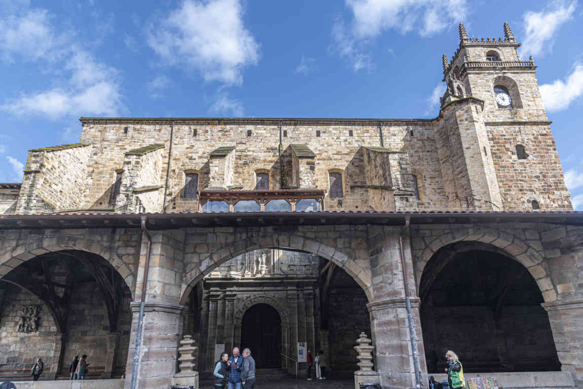 Vizcaya - Durango 11 - basílica de Santa María de Uribarri.jpg